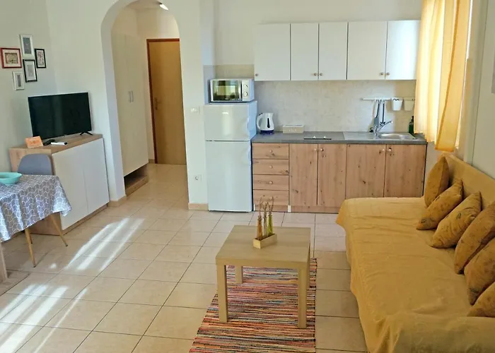 Studio Apartment Michelle - Intermezzo With Sea View