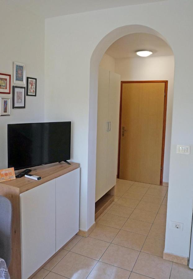 Michelle - Intermezzo With Sea View Apartment *